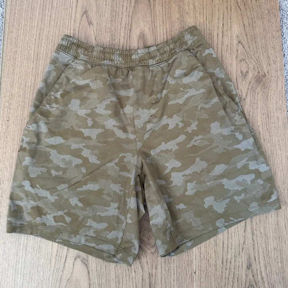 Lululemon Mens Small Pace Breaker Linerless Camo Training Shorts 7